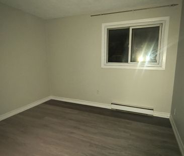 For Lease - 255 Porter Street Unit# 18, Oshawa, Ontario - Photo 3