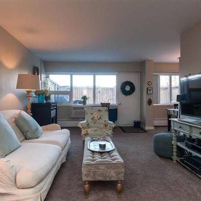 2 bedroom condo - available for rent October 1, 2024 - Photo 1