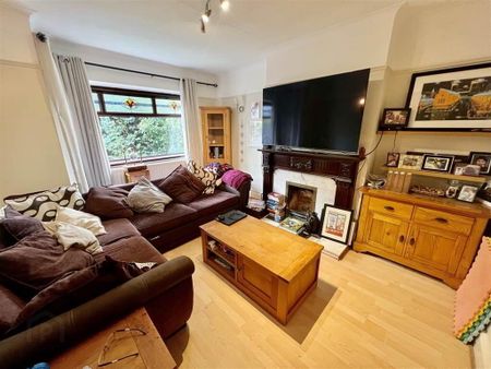 4 Cregagh Park East, Cregagh, Belfast, BT6 9LG - Photo 2