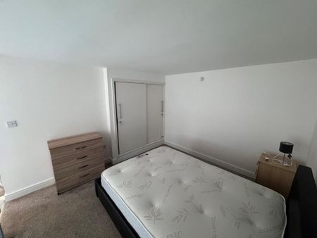 2 bedroom flat to rent - Photo 2