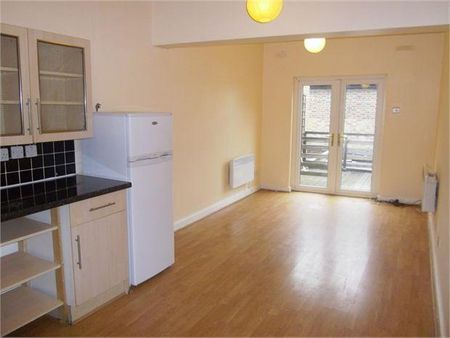 1 bedroom flat to rent - Photo 3