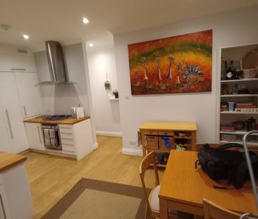 Room in a Shared House, Kingsway, SW14 - Photo 1