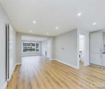 6 Glennor Crescent Carryduff, Belfast, BT8 8JF - Photo 2