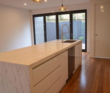 2/1 Ramu Grove, Ashburton - Photo 6