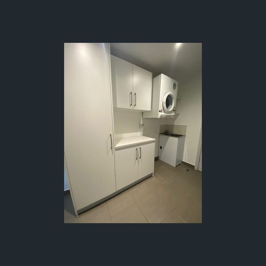 Renovated 3 Bedroom Parkside Terrace with Rear Garden - Photo 1