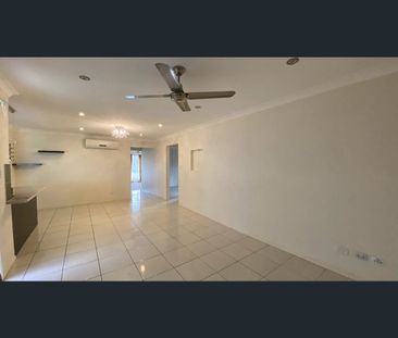 25 Orangetip Crescent, Calamvale, Qld 4116 - Photo 5