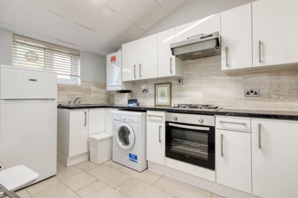 1 Bed Flat, Camden Square, NW1 - Photo 1