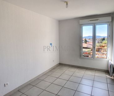 TROIS PIECES - Photo 6