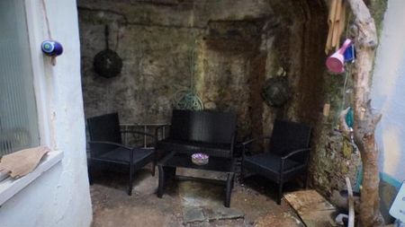 2 bedroom maisonette to rent - Photo 4