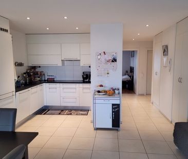 SUPERBE 3 ½ PIECES - Etage élevé et superbe vue sur les préalpes ! - Photo 3