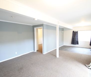 2 Bedrooms on Te Atatu Rd - Photo 4