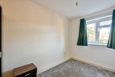 4 bedroom flat to rent - Photo 5