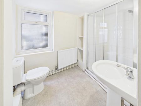 2 BED Apartment To rent - Photo 5