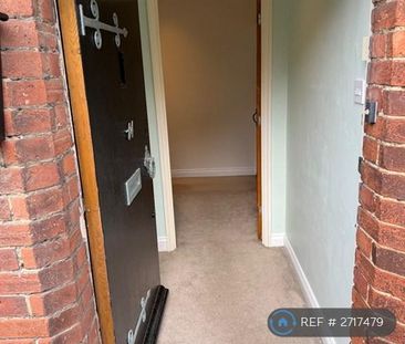 2 bedroom semi-detached house to rent - Photo 6