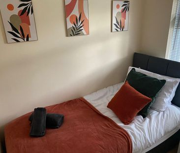 3 Bed Semi-Detached House, College Road, B44 - Photo 3