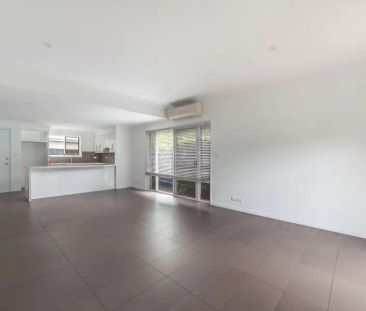 “Modern 3 Bedroom Home in Sought After Location!!” - Photo 1