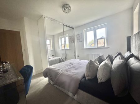 Valley Meadow, Bradford, Denholme - Photo 3