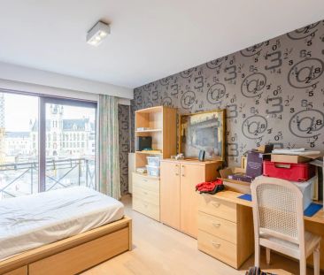 Ruim appartement met uitzicht op de Grote Markt - Photo 6