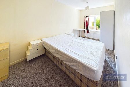 5 bedroom House To Let - Photo 5