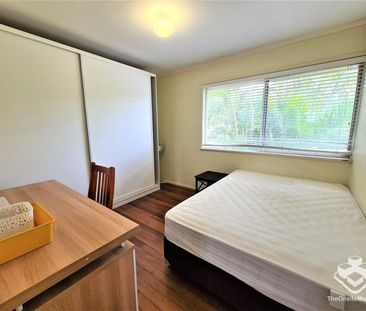 Full Furnished Single Room (female only) - Photo 4