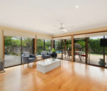 Spacious Family Oasis with Pool � Moments to Mona Vale Village - 6 ... - Photo 2