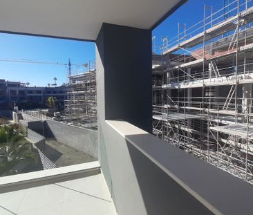 Apartamento planta baja en alquiler en Estepona - Photo 2
