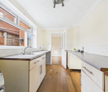 2 bedroom semi-detached house to rent - Photo 6