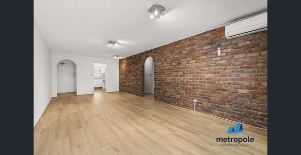 SPACIOUS, MODERN AND A WALK TO EVERYTHING - Photo 1