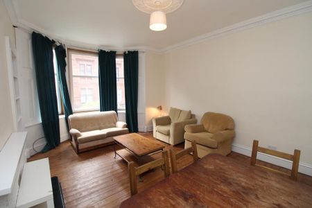 3 bedroom flat to rent - Photo 4