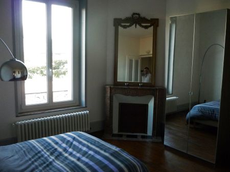 NANCY APPARTEMENT F3 DE CARACTERE, TRAVERSANT DE 70 M2 PROCHE DE LA GARE AVEC JARDIN COLLECTIF - Photo 2