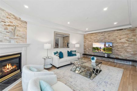 For Lease - 355 Carruthers Avenue, Newmarket, Ontario - Photo 5