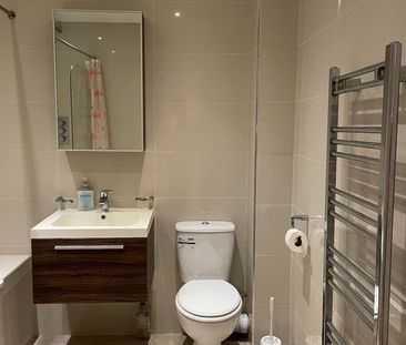 Room in a Shared Flat, Neasden Lane, NW10 - Photo 5