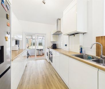 3 bedroom terraced house to rent - Photo 1