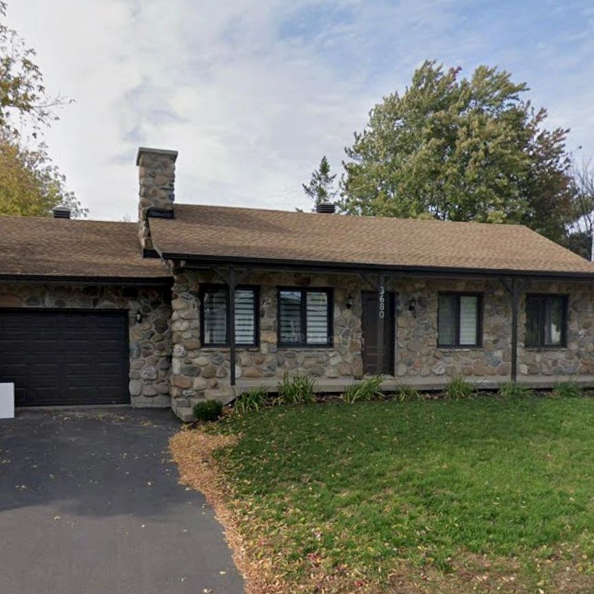 3680 Rue Paquette, Longueuil (Saint-Hubert), QC J3Y - Photo 1