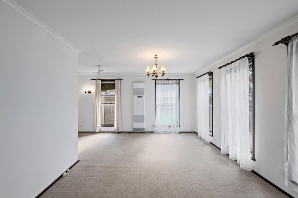64 Cherylnne Crescent, Kilsyth - Photo 1