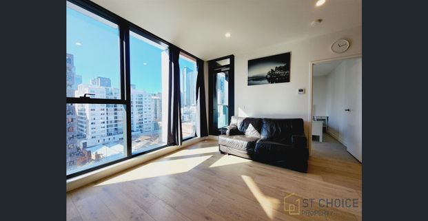 Stylish Fully Furnished One Bedroom Melbourne Village Apartment - Photo 1