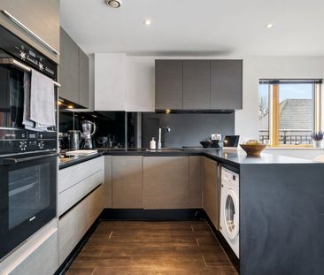 2 Bed Penthouse, Drummond Way, N1 - Photo 6