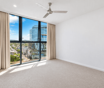 ONE BEDROOM APARTMENT IN THE HEART OF TOOWONG - Photo 3