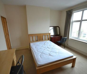 4 bedroom terraced house to rent - Photo 4