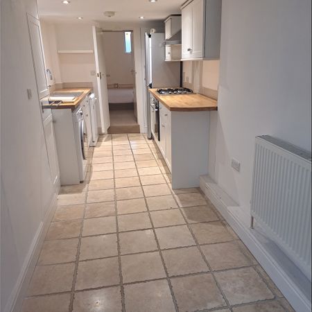 1 Bed Semi-Detached House, Fulham, SW6 - Photo 3