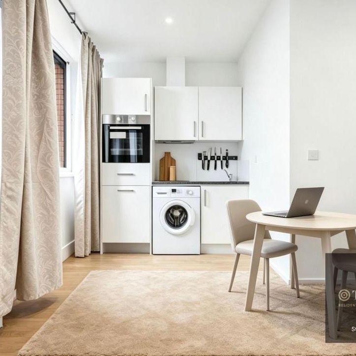 Studio to rent - Photo 1