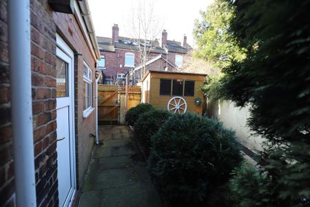 2 bedroom terraced house to rent - Photo 5