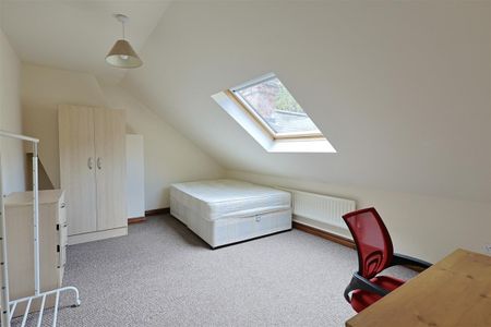 6 bedroom Student Maisonette to rent in Deuchar Street, Newcastle Upon Tyne - Photo 4