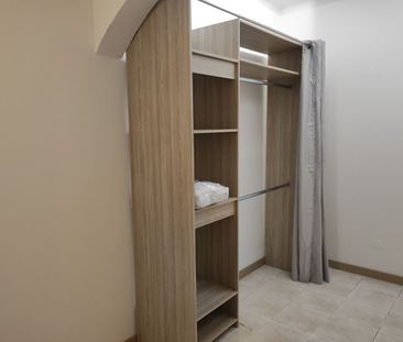 A LOUER T1 BIS MEUBLE PORT-LA NOUVELLE - Photo 5