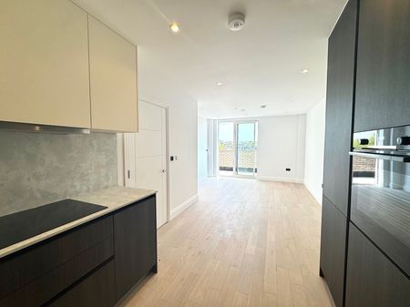 High Road, Leyton E10, London - Photo 3