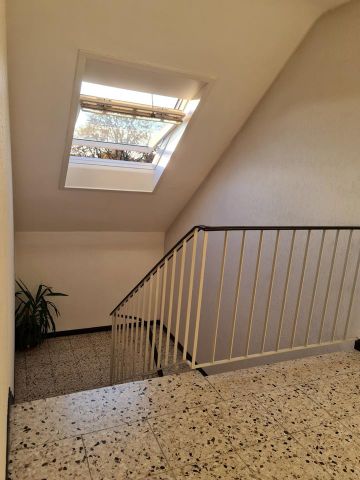 Schöne 4-Zimmer-Wohnung mit Garage in zentraler Lage - Photo 2