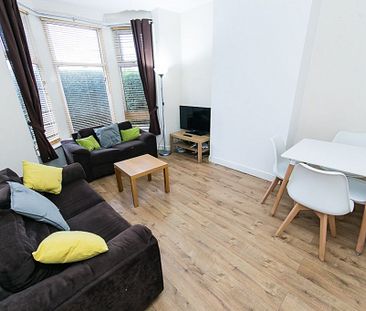 Norwood Grove, Hyde Park, Leeds - Photo 1