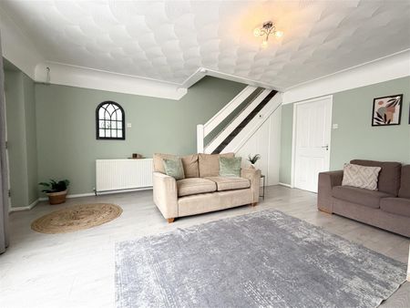 Anderson Close, Irby - Photo 4