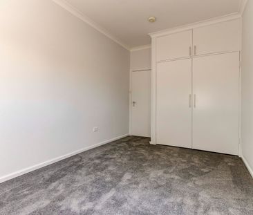 69 Kent Street, Deakin ACT 2600 - House For Rent | Domain - Photo 4