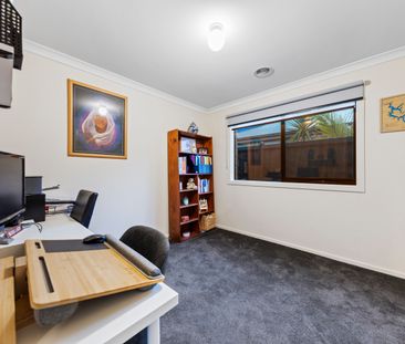 11 Zoe Lane, Officer VIC 3809 - House For Rent | Domain - Photo 5
